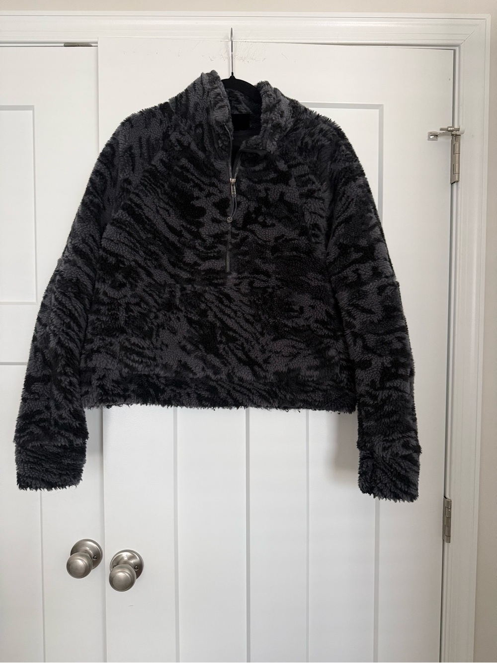 Lululemon Black/Gray Scuba Sherpa Fleece